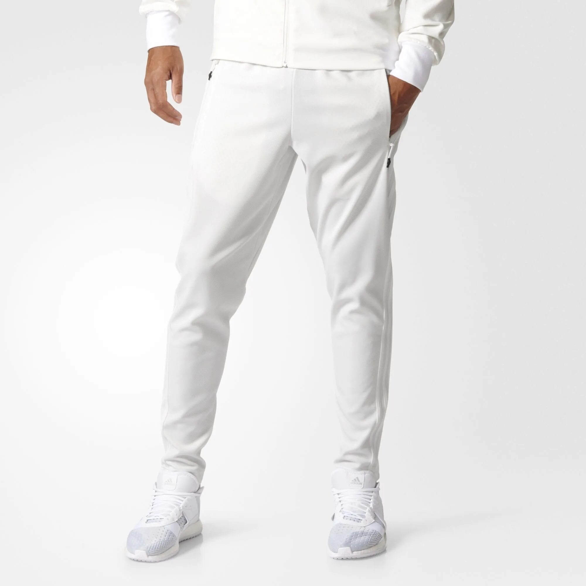 Валберис белые брюки. Белые спортивные штаны мужские адидас. Мужские белые спортивные штаны adidas. Брюки adidas белые. Брюки спортивные адидас белый.