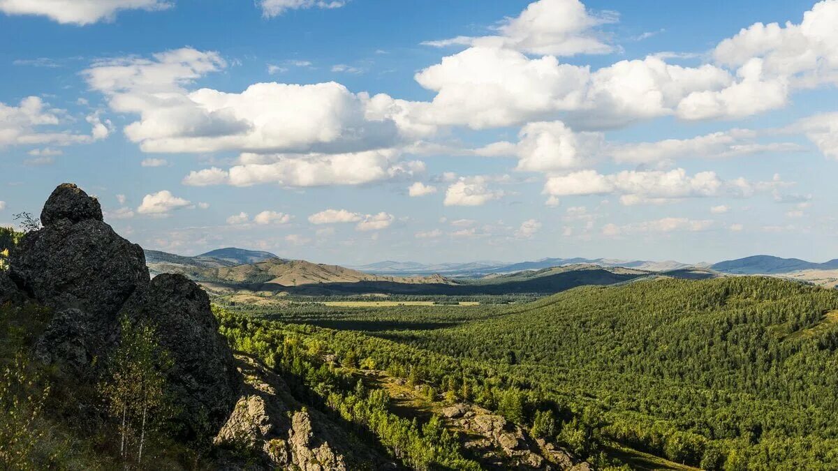 Хребты башкирии. Гора урал тау в башкирии. хребет урал тау. горный хребет уралтау. арвякрязь гора башкирия.