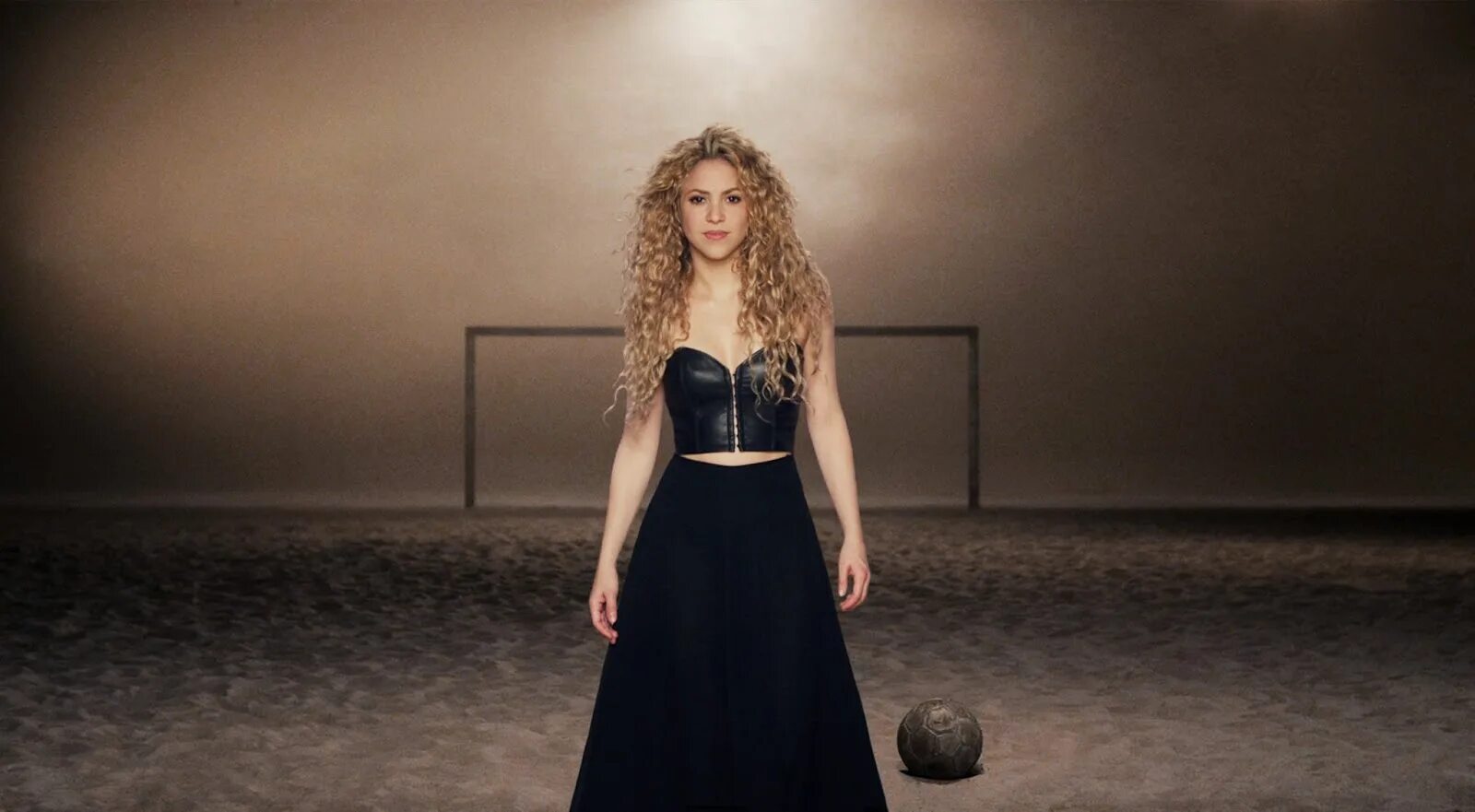 Feel la la la. Шакира. Шакира фото. Shakira 1995. Шакира певица кудри.