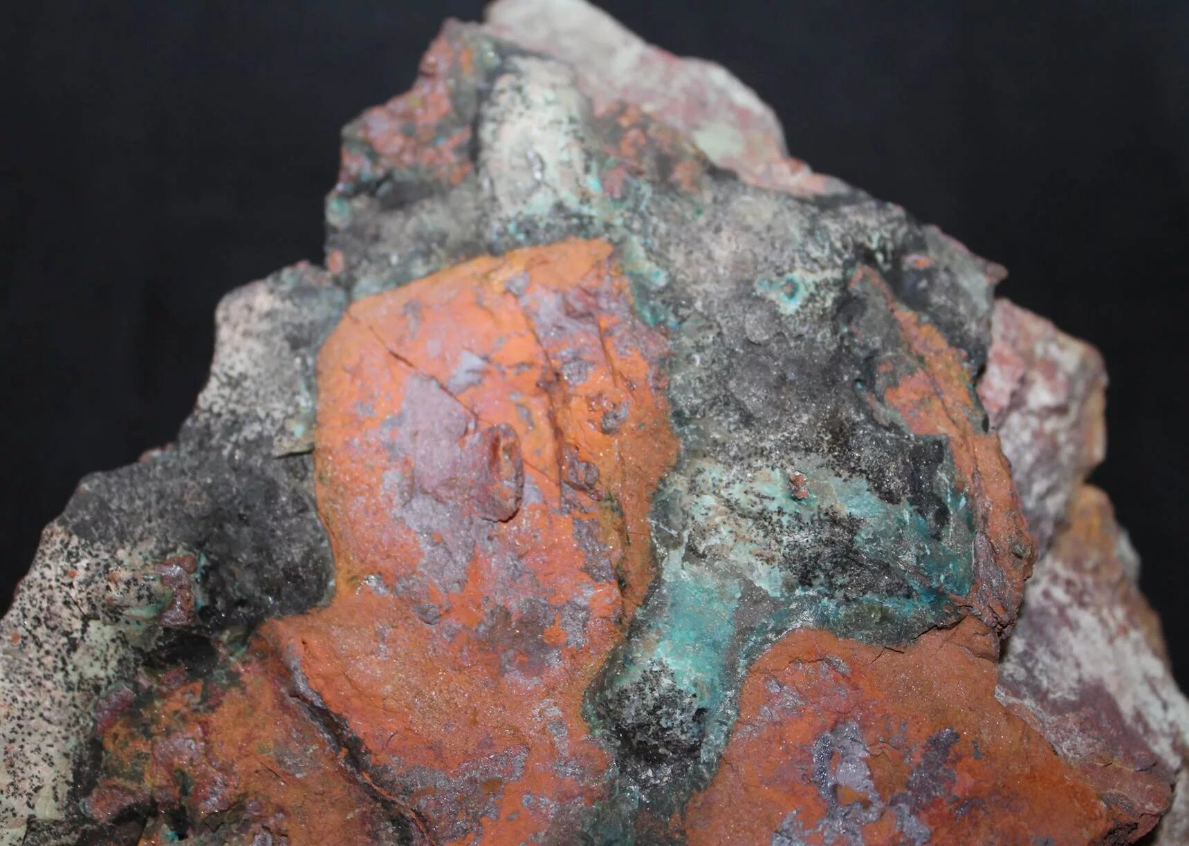 Медный Колчедан минерал. Enshrouded медная руда. Медь окисленная минерал. Медно-порфировые руды.