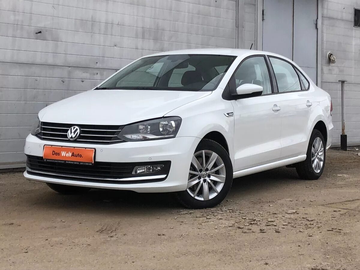 Фольксваген поло 2017 года выпуска. VW Polo 2018. VW Polo sedan 2018. Фольксваген поло 2018 седан белый. Volkswagen Polo 2018 белый.