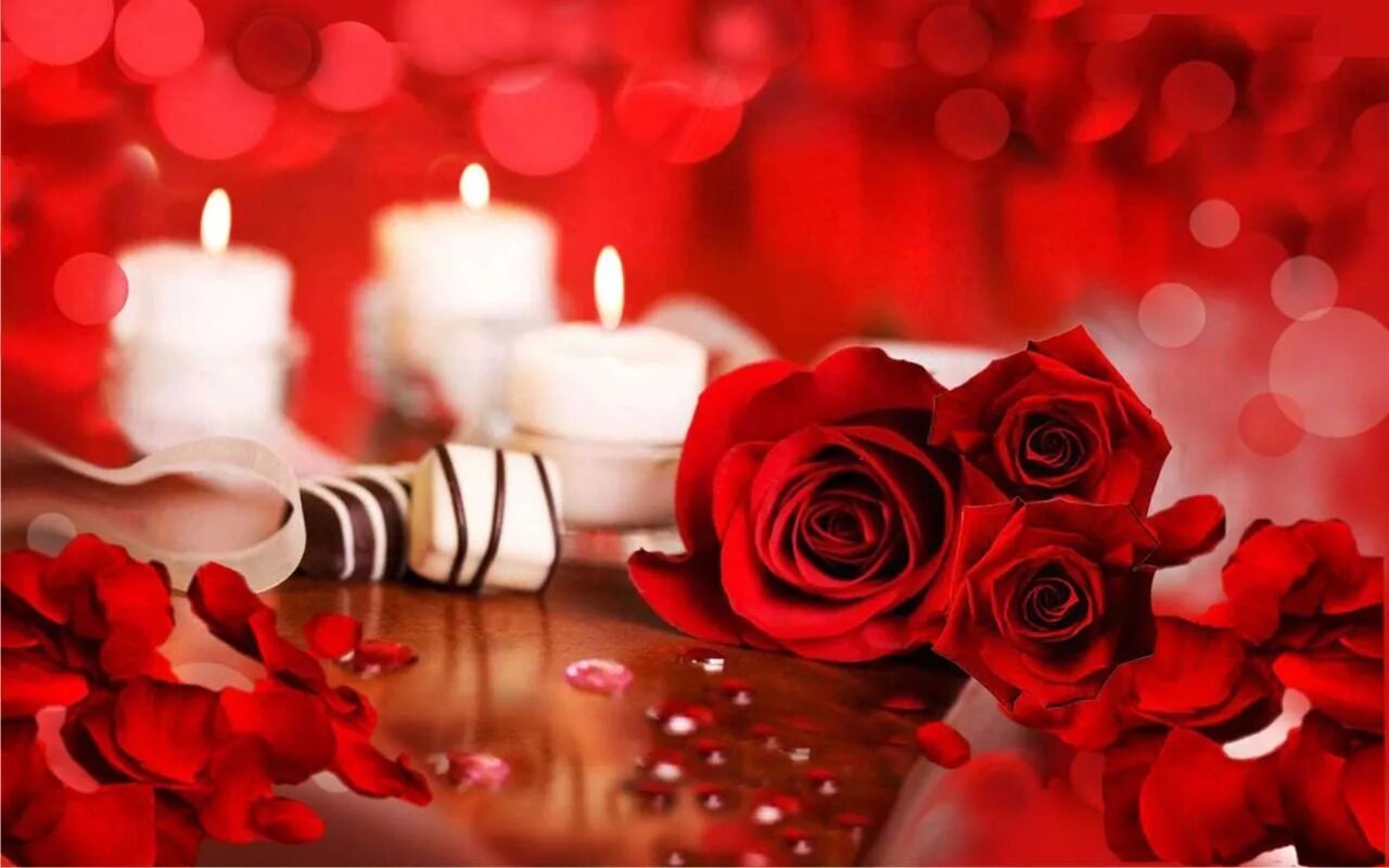 Свечи романтические и лепестки роз. Цветы романтика. Романтика свечи цветы. Розовые свечи романтика. Rose romance