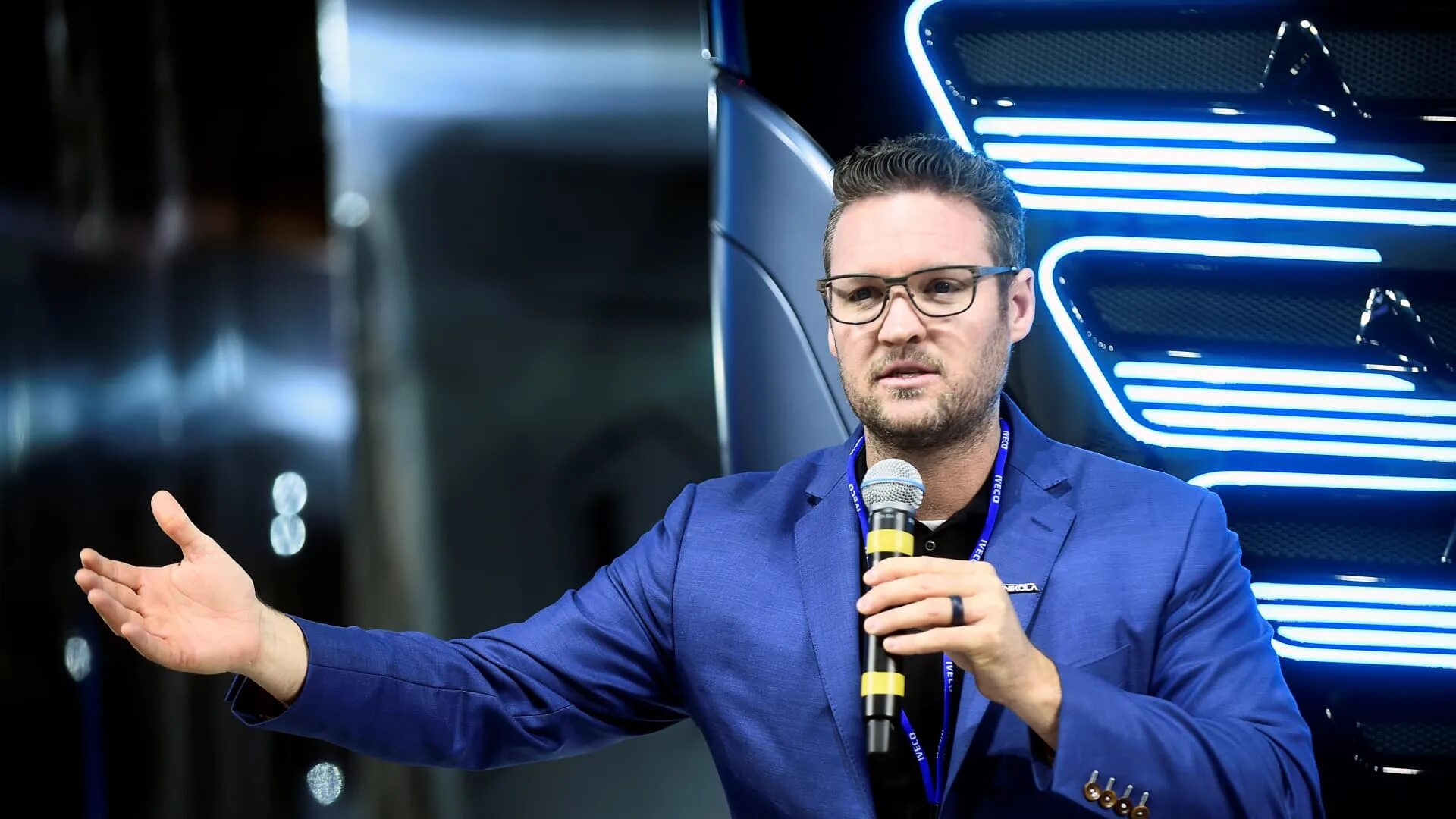 Основатель ушел. Балестра модельер. Сергей кузнецов ласковый май фото. Фёдор овчинников додо. Патрик берн.