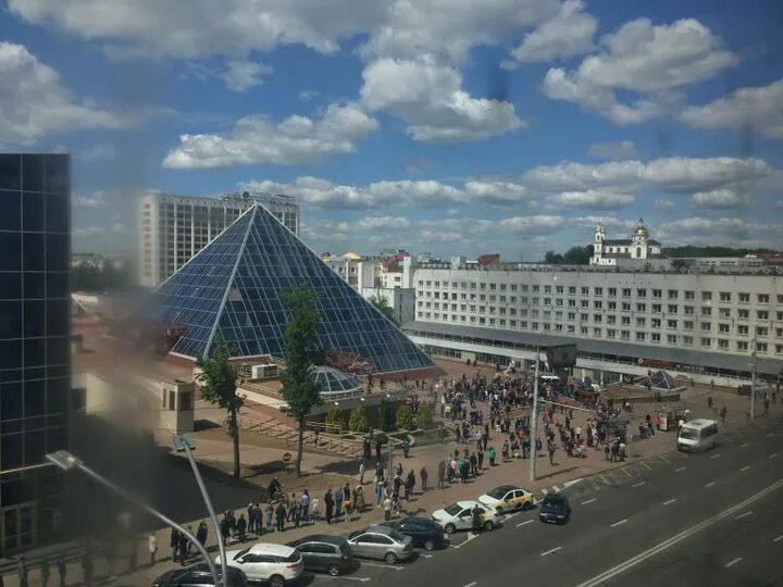 Торговый центр с пирамидами витебск. Марко сити витебск. Ленина 26а витебск. Марко сити витебск. Марко сити витебск.