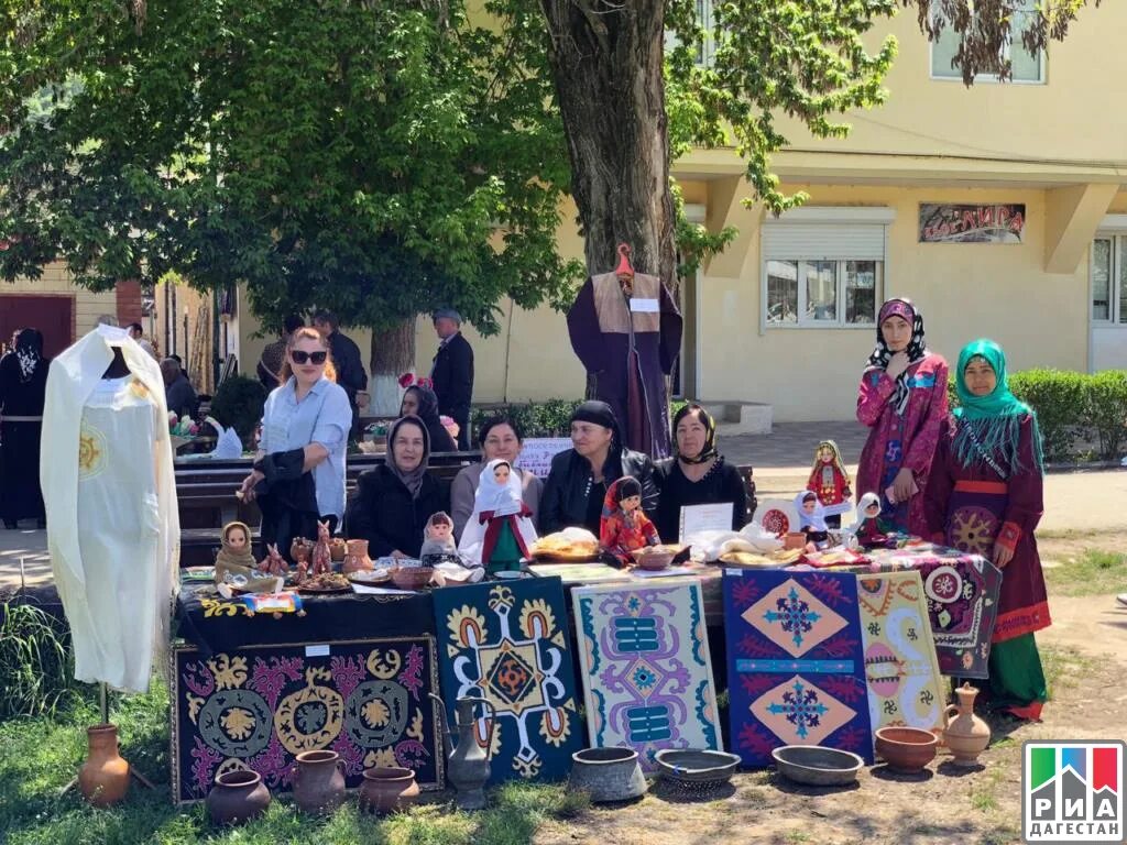 Маджалис Кайтагский район. Сурхачи Кайтагский район. Село Маджалис Дагестан. Кайтагская вышивка Дагестана Маджалисе. Прогноз погоды в маджалисе на 10 дней