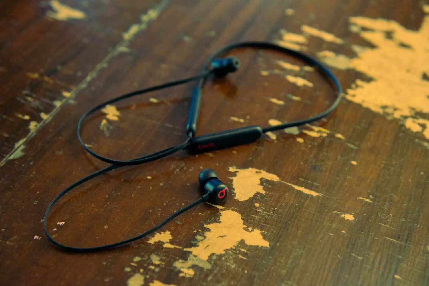 Beats android. Beats flex. самые страшные наушники самые дорогие с длинным кабелем. beats flex promo stars.