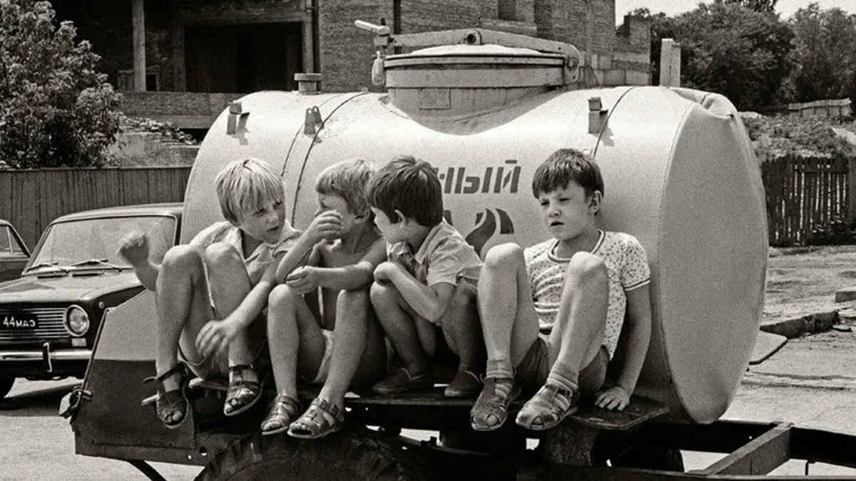 Время молодых детство. Советское детство. советское детство лето. советские дети летом. советские дети и современные.