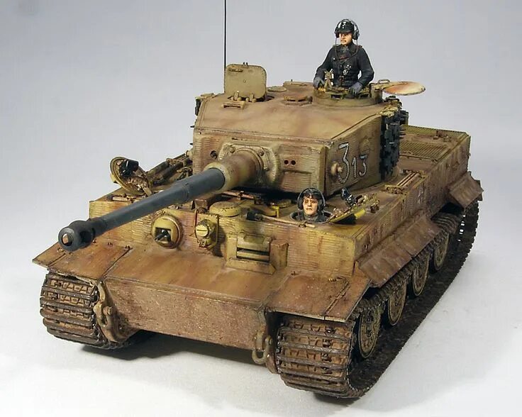 Dragon Tiger 1/35. Танк тигр стендовая модель. Стендовый моделизм. Тигр звезда 1 35