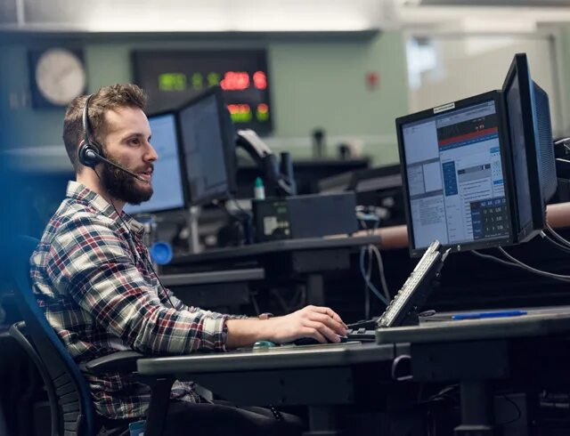 Dp dispatcher bot. 911 dispatcher. 911 emergency call. колл центр 911. dispatcher logistics.
