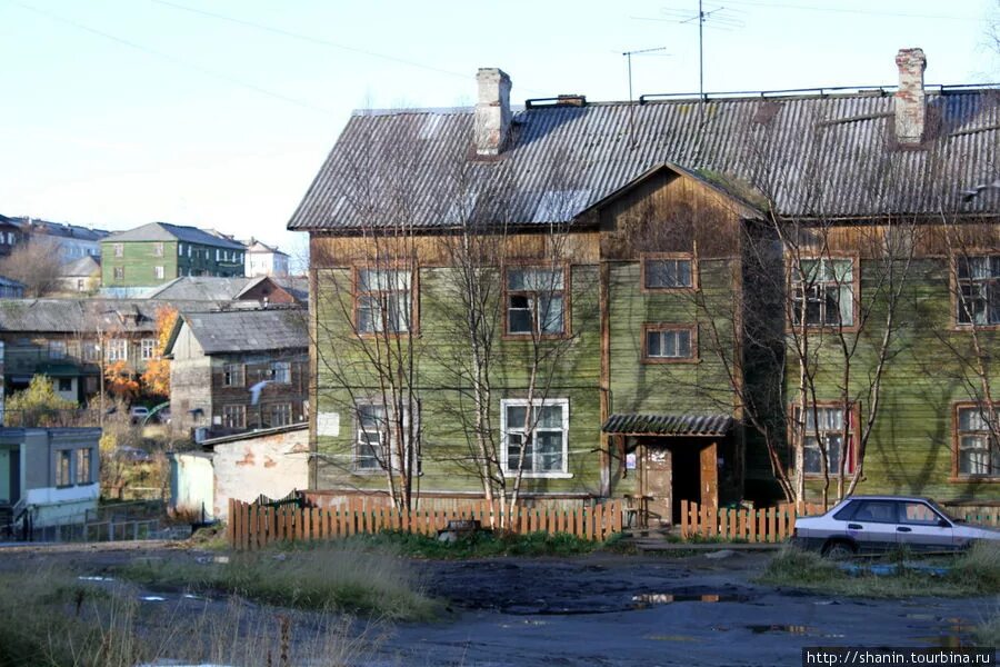 Сполохи 1 мурманск. Улица папанина мурманск. Мурманские дома. Посёлок ковда. Ковда (село).