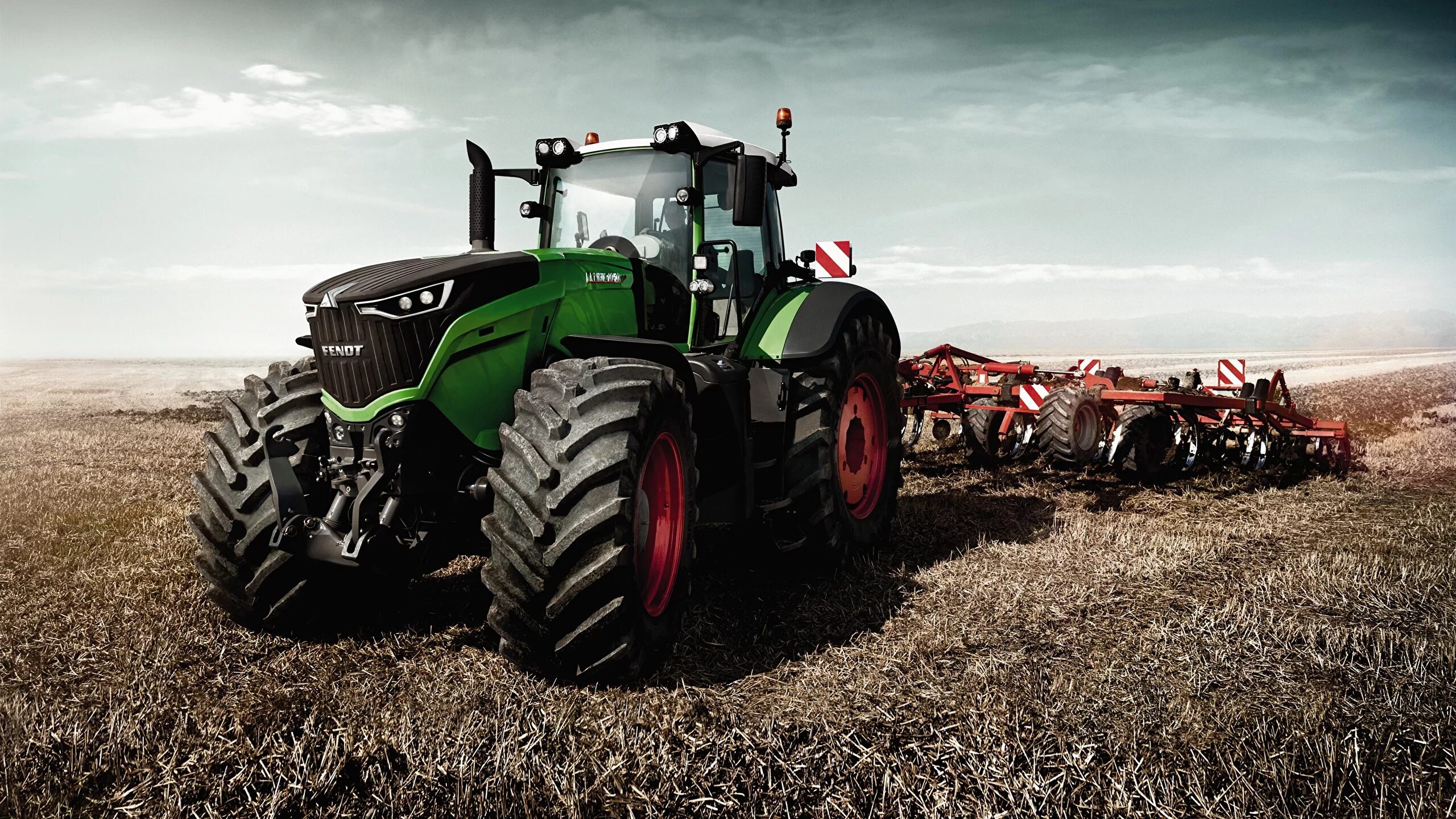 Трактор джон дир 8245 r. Фермер техника сельхозтехника. Трактор massey ferguson mf8690. Claas axion 830. Импортная сельхозтехника.