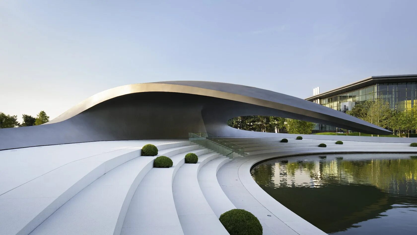 Фасад здания. Заха хадид ландшафт. Современная архитектура южной кореи малоэтажное жилое. Архитектура в виде рыбы. Концептуальная архитектура.