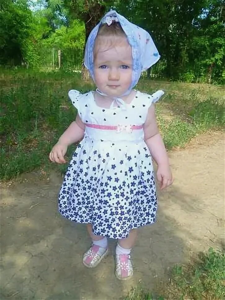 Губки бантиком бровки домиком прикол. Губки бантиком бровки домиком текст. Губки бантиком бровки домиком. Губки бантиком брови домиком. Губки бантиком бровки домиком похож на маленького.