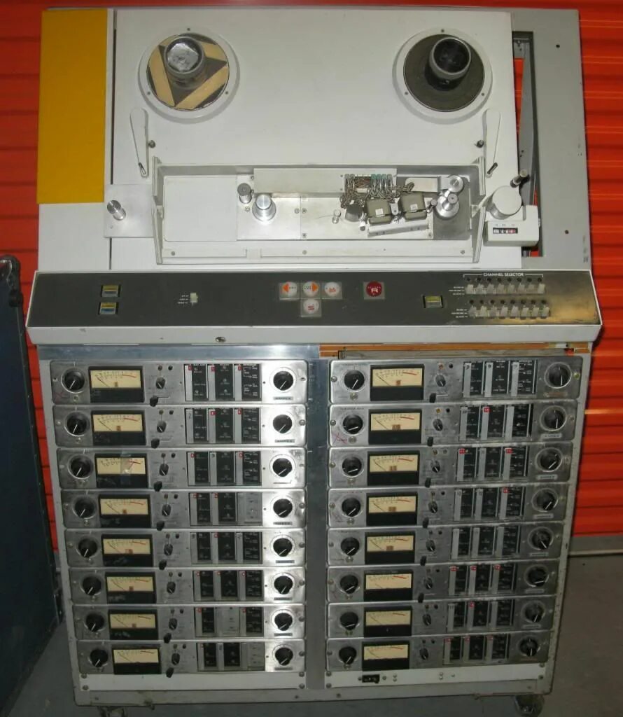 8-1000 mm canon. Hp 1tb 6g sas (605835-b21). 9. Коврик corsair mm1000 qiwireless charging mouse pad. Corsair mm1000 qi wireless.