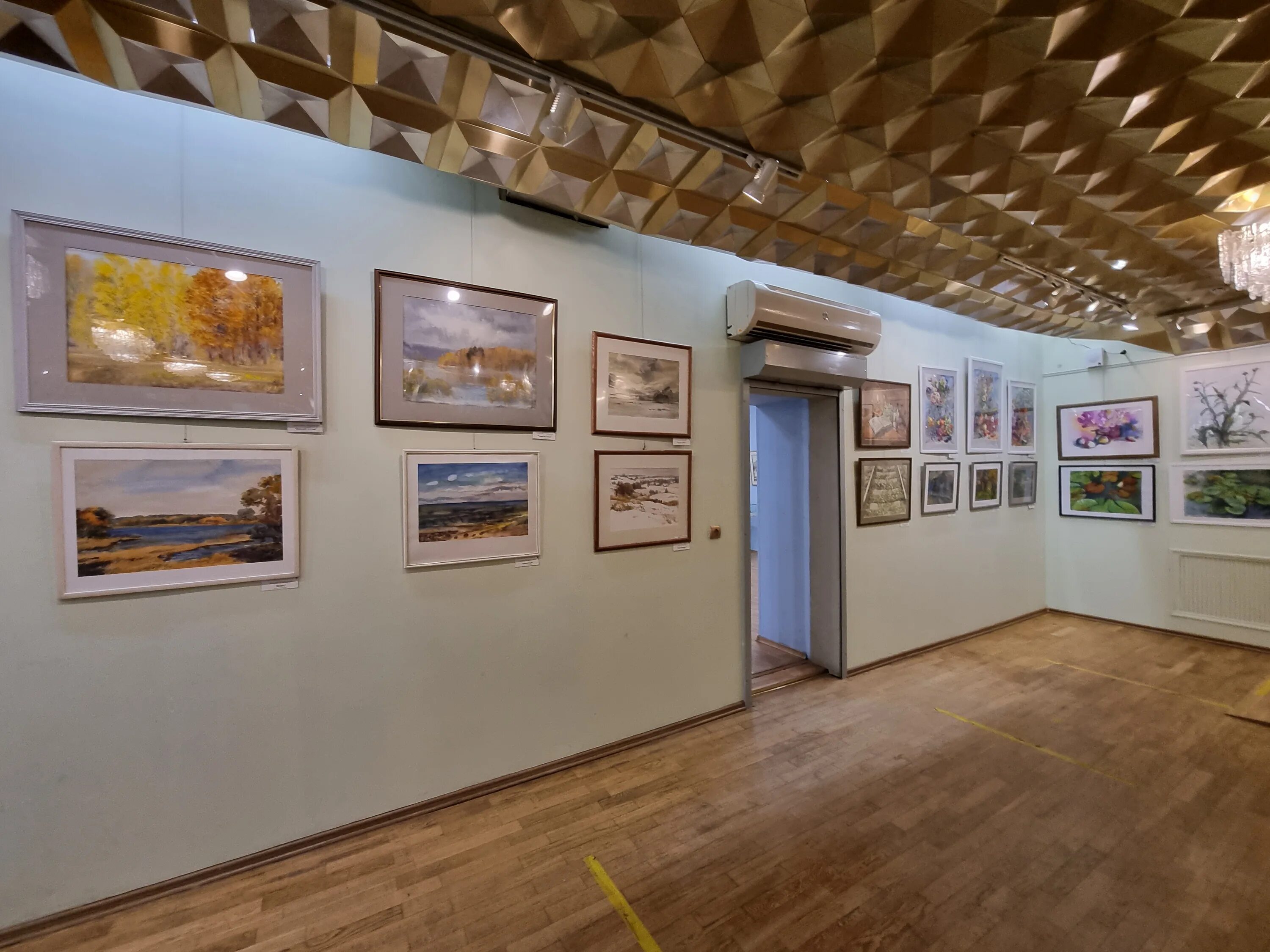 музейно выставочный зал. музей выставочный центр тушино. художественная галерея йельского университета. музейно выставочный зал. музейно-выставочный центр «музей моды».