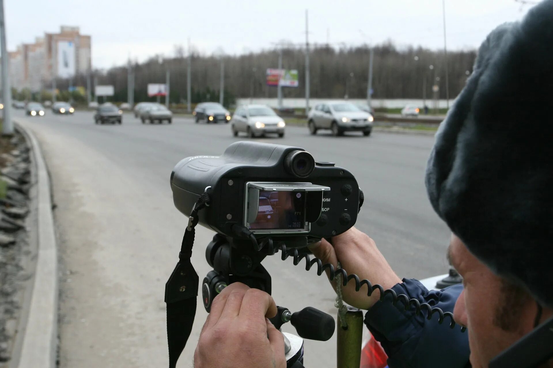 Украина радар новостей в контакте. Радары ГИБДД. Радар ГАИ. Ручные радары с видеофиксацией. Ручной радар скорости.