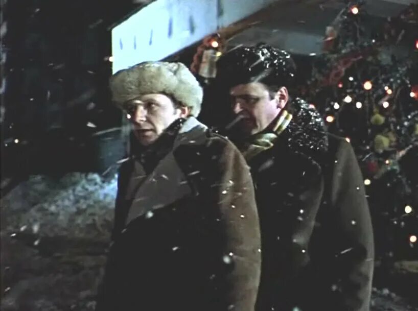 С легким паром когда снят. Ирония судьбы фильм 1975. ширвиндт и бурков ирония судьбы. ирония судьбы или с легким паром фильм 1975 на улице. михаил ефремов ирония судьбы 2.