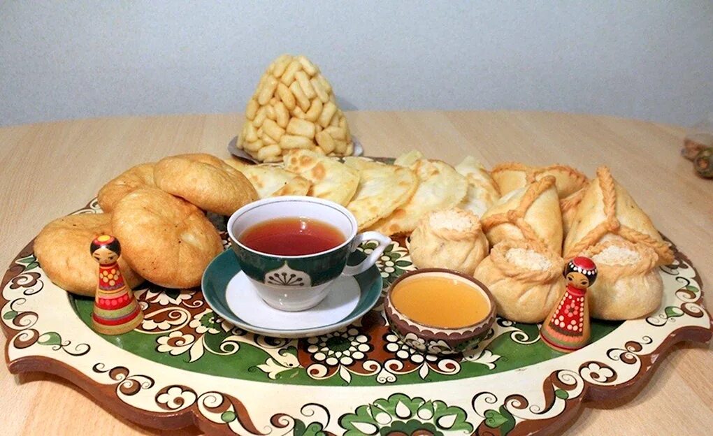Что едят в башкирии. Национальная кухня башкиров. башкирская нац кухня. национальные блюда башкирии. национальное блюдо башкир баурсак.