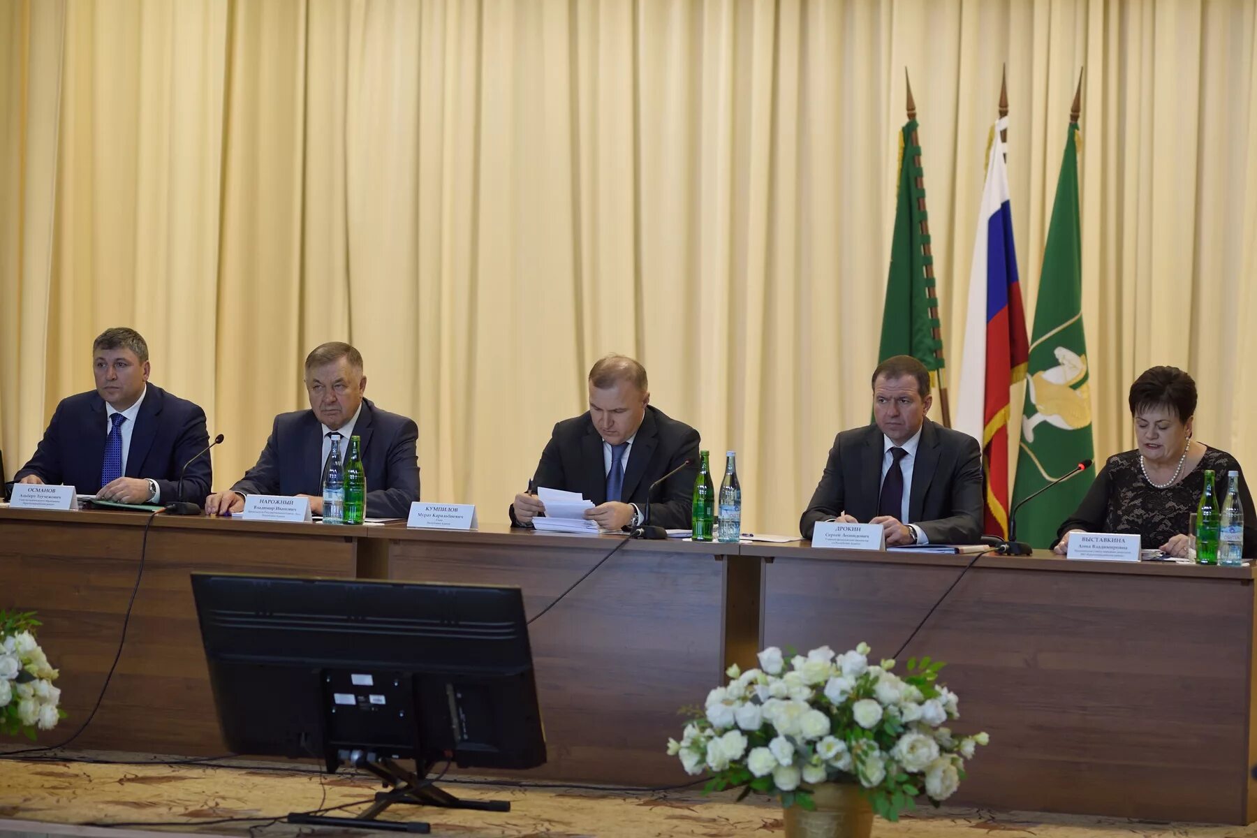 Майкоп. Депутат республики адыгея. Депутаты госсовета хасэ республики адыгея. Депутаты республики адыгея. Депутаты майкопа.