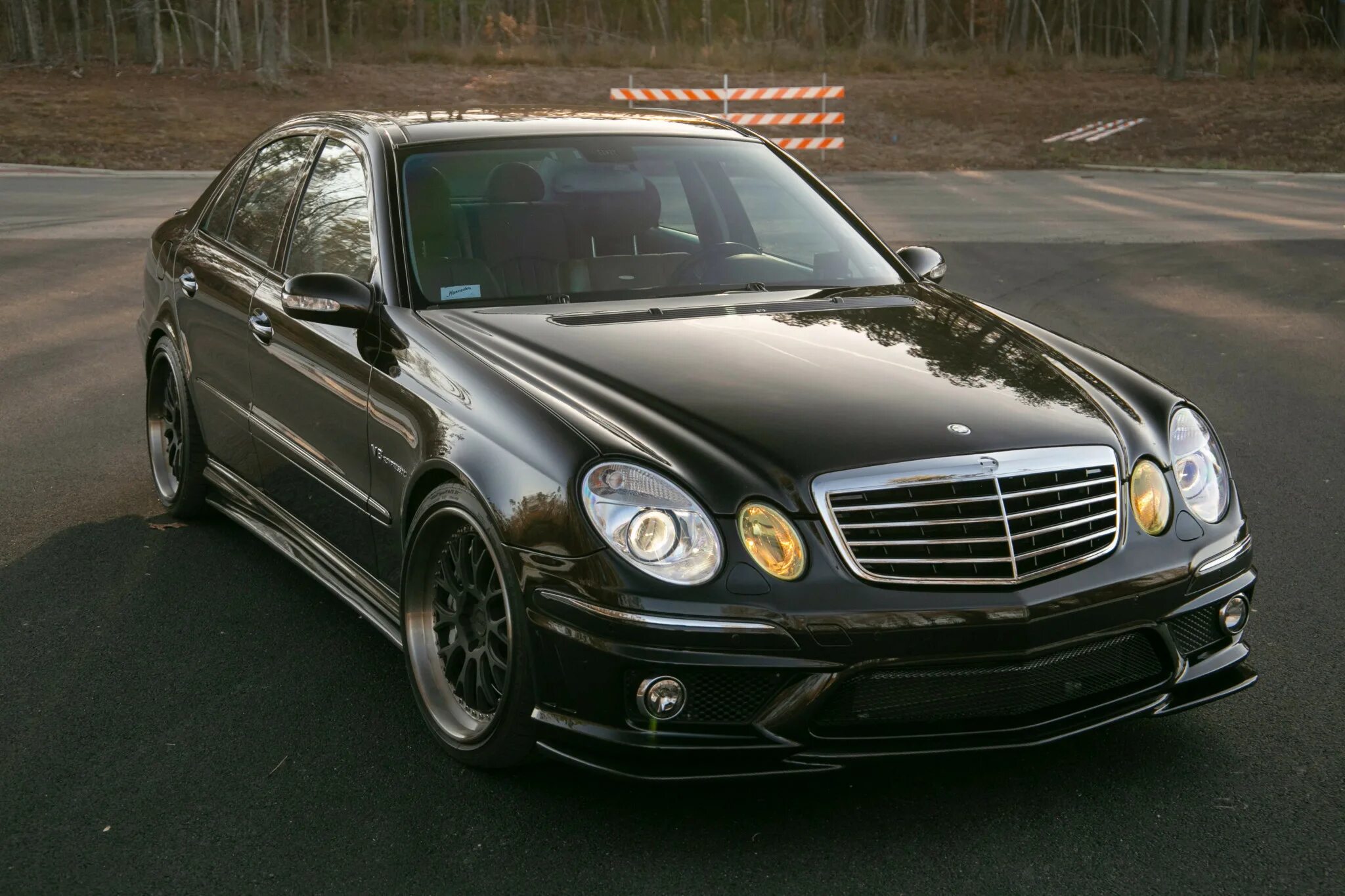 Купить мерседес 2004. Мерседес 211 2004. Mercedes e55 AMG 2006. Мерседес 2004. 2004 E55 AMG.