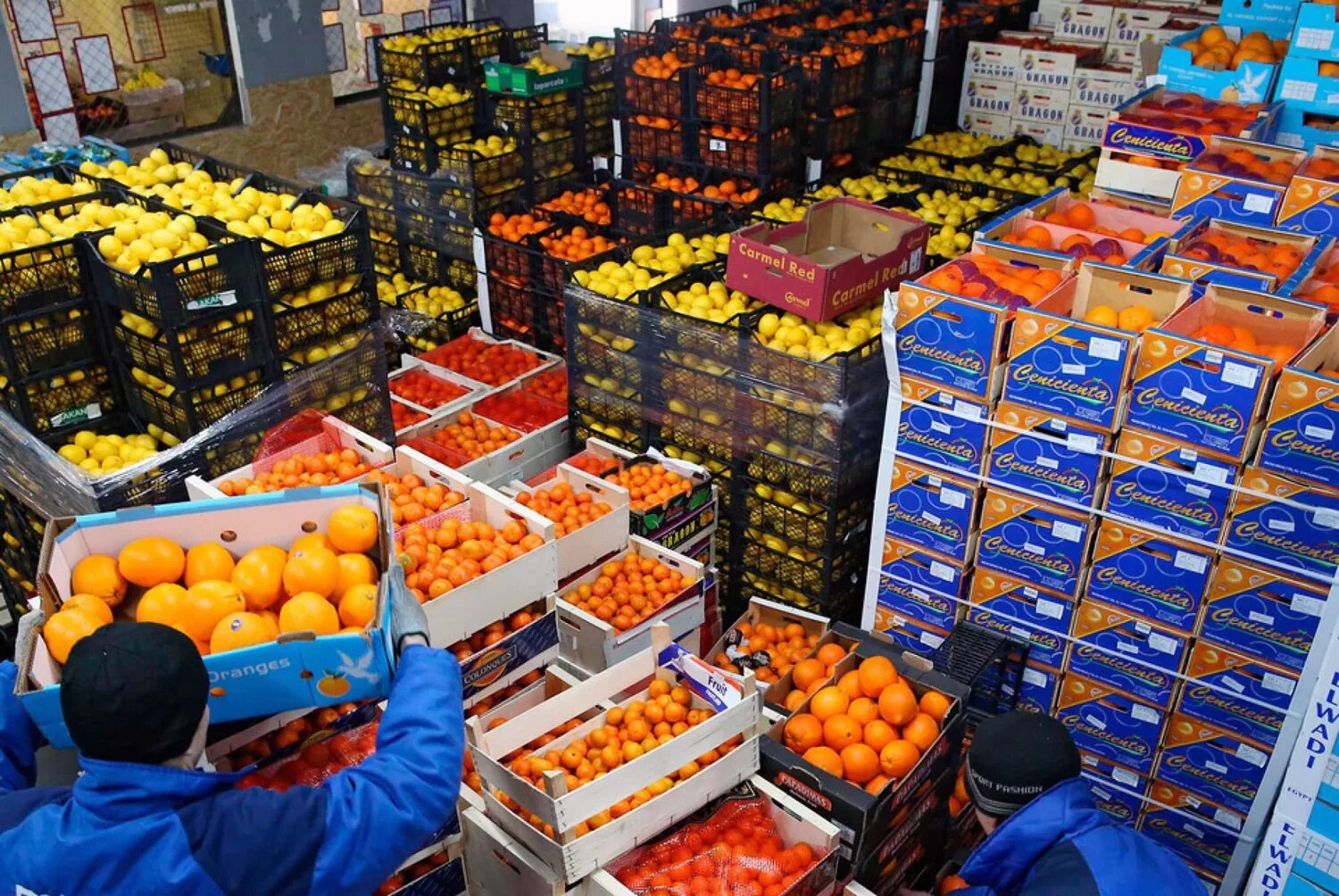 Магазины работают на доставку