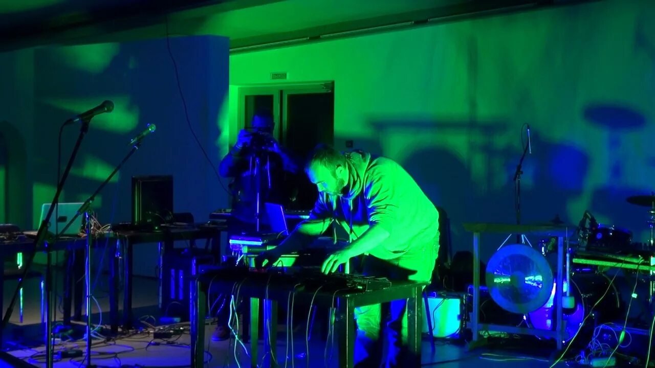 Sound around me. Саунд эраунд томск. фестиваль саунд-арта и экспериментальной музыки «sound around камчатка». камчатка саунд эраунд. sound around белинского.