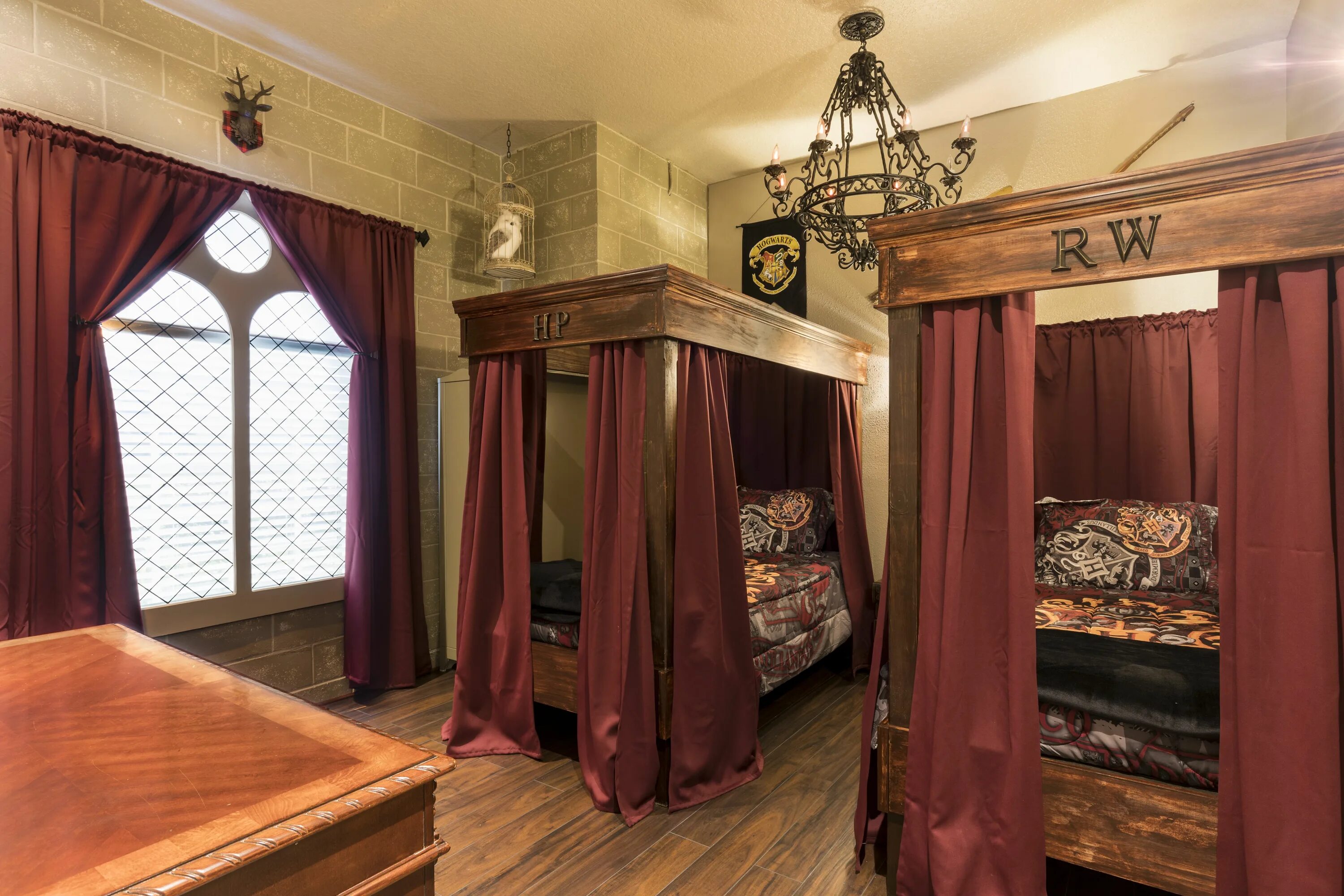 Four cornered room. Пустая комната. Four cornered room. Отель челси в нью-йорке номер 100. Отделка бани в скандинавском стиле.