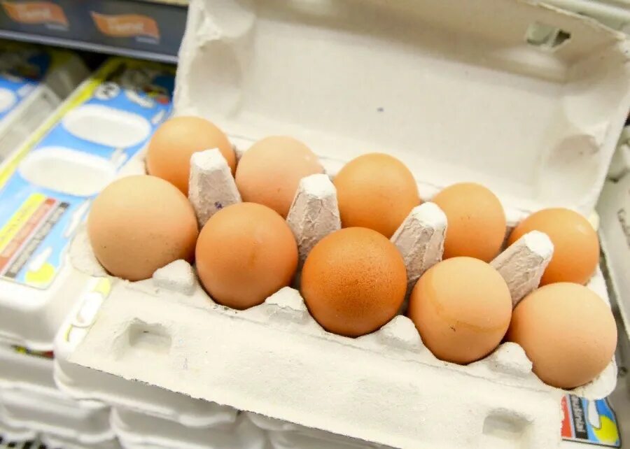 Сколько стоят яйца 2024. Девяток яиц. Десяток яиц. Яйцо куриное десяток. Яйца в магазине.