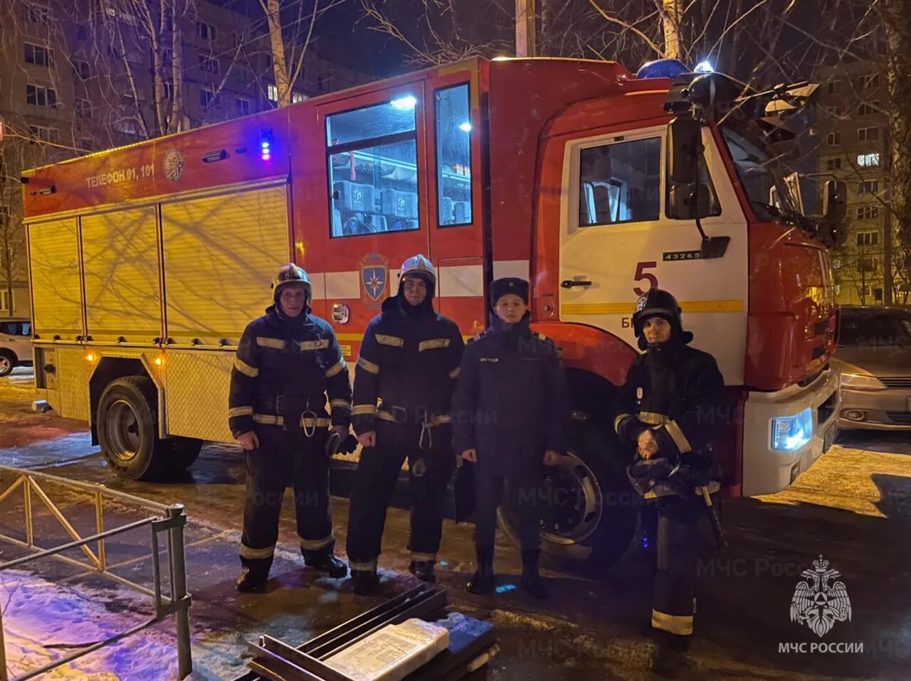 Пожар в володарском районе брянска. Пожары. мчс пожар. пожарный. пожарный мчс.