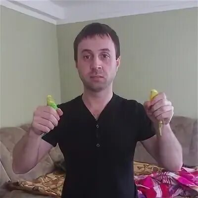 Макс работает