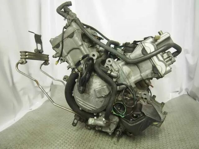 Двигатель vfr. Мотор honda vfr 800. двигатель хонда вфр 800. двигатель honda vfr 800. honda vfr 800 engine.