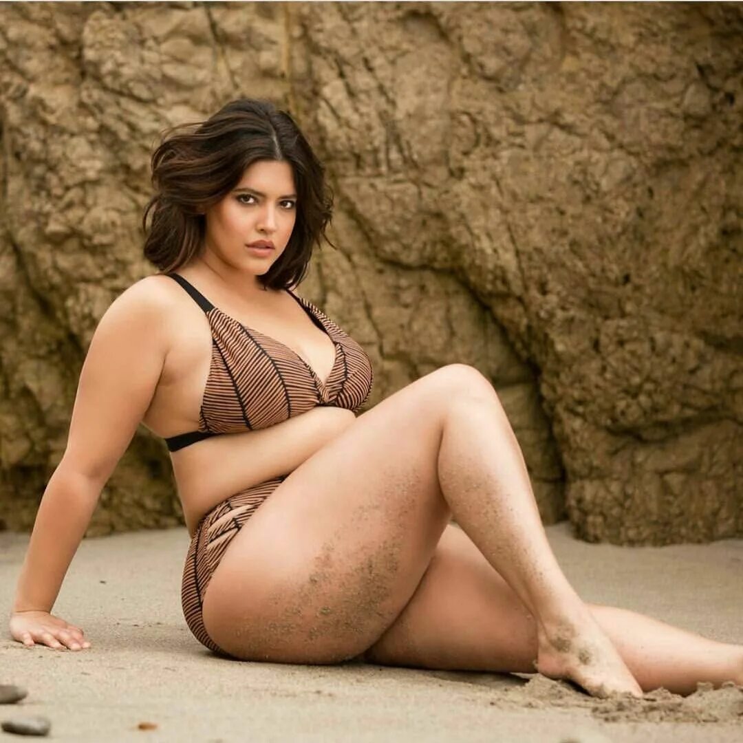 Зрелая плюс сайз. Модель плюс сайз Дениз бидо. Дениз бидо модель Plus-Size. Denise Bidot в купальнике.