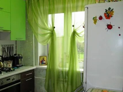 Зеленая кухня какие шторы