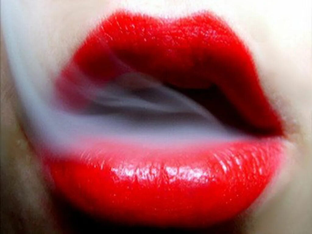 Вишня сладкая на губах твоих. Красные губы. Сочные губы. Женские губы. Губы с красной помадой.