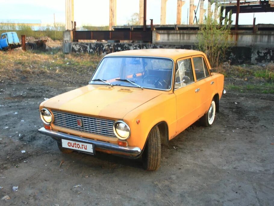 Ваз 21013 1988. Ваз 21013 охра золотистая. Ваз 1984 год. Ваз 2106 1984 года. Ваз 2101 1970.