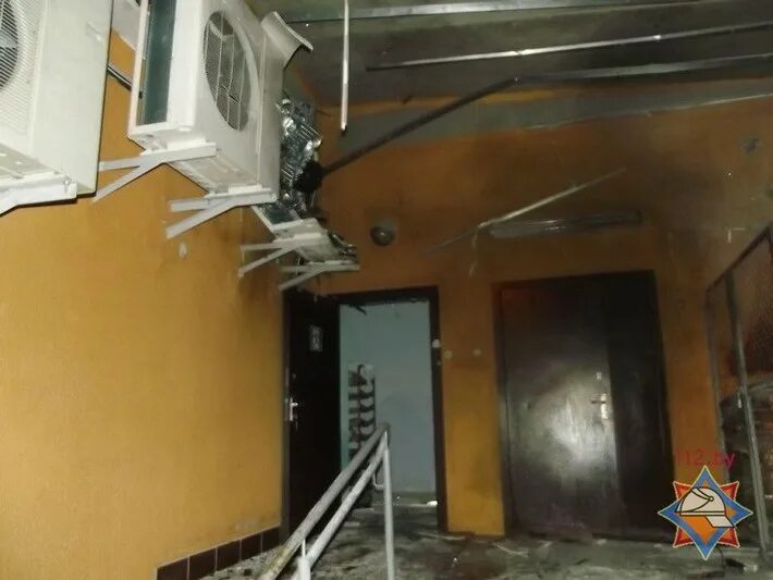 кондер взорвался. кондер взорвался. взорванный кондиционер. кондиционер взорвался. кондер взорвался.