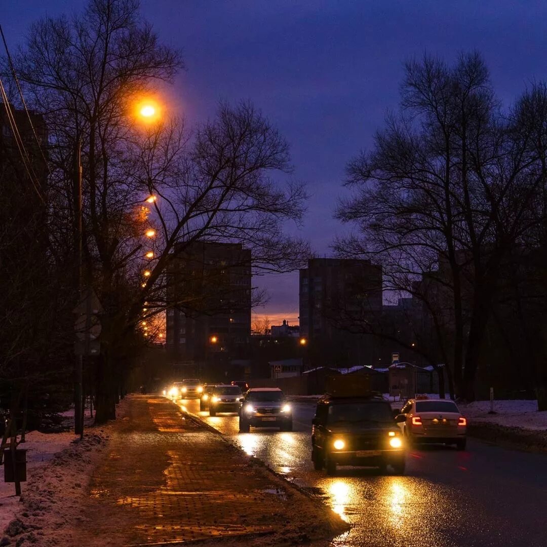 Погода вечером на улице. Вечерняя улица. Улица вечером. Одинцово вечером. Ивановская улица вечер.