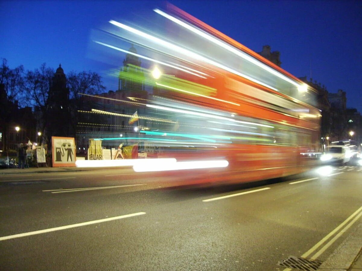 поток машин. 23. разметка велодорожки 1. незаметным движением. автомобильная пробка.