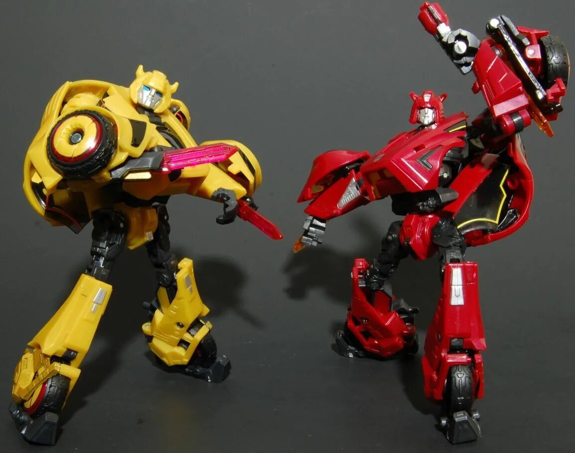 Клиффджампер и Бамблби. Cliffjumper Transformers Bumblebee. Bumblebee and Cliffjumper.