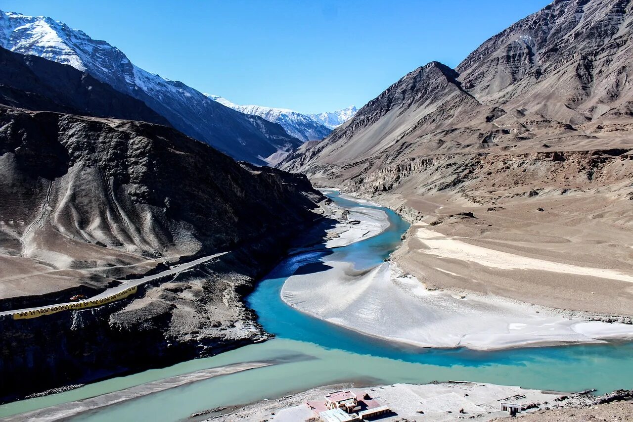 Долина Занскар, Ладакх. Пакистан река инд. Долина реки инд Пакистан. Река инд в Индии.