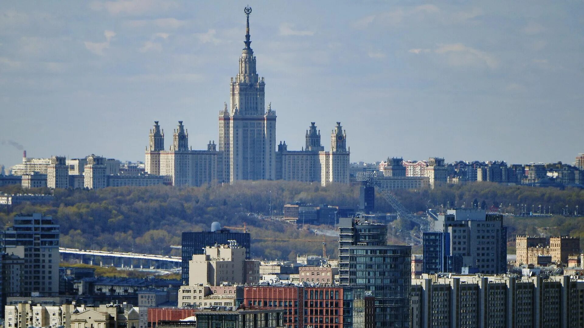 Смотровая площадка мгу. МГУ Воробьевы горы. Сотроваяплощадка Воробьевы горы. Москва Воробьевы горы смотровая площадка.