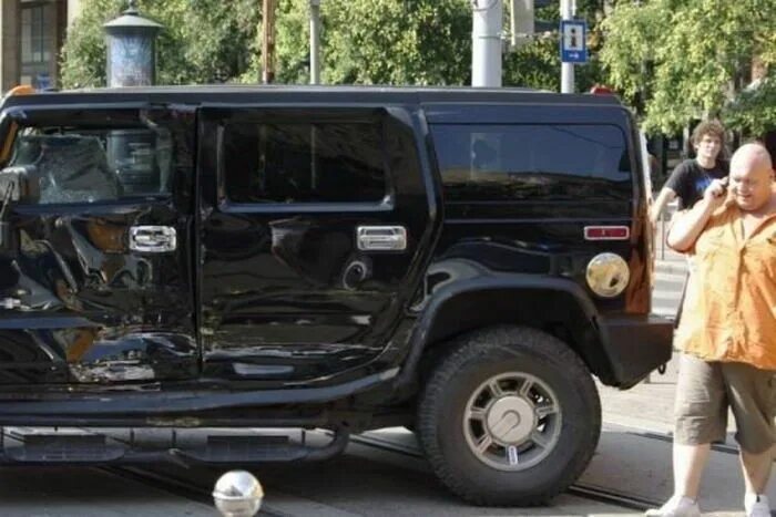 Дтп хаммер. Хаммер h2 краш тест. Дтп хаммер. Хаммер h2 краш тест. Hummer h2 дтп.