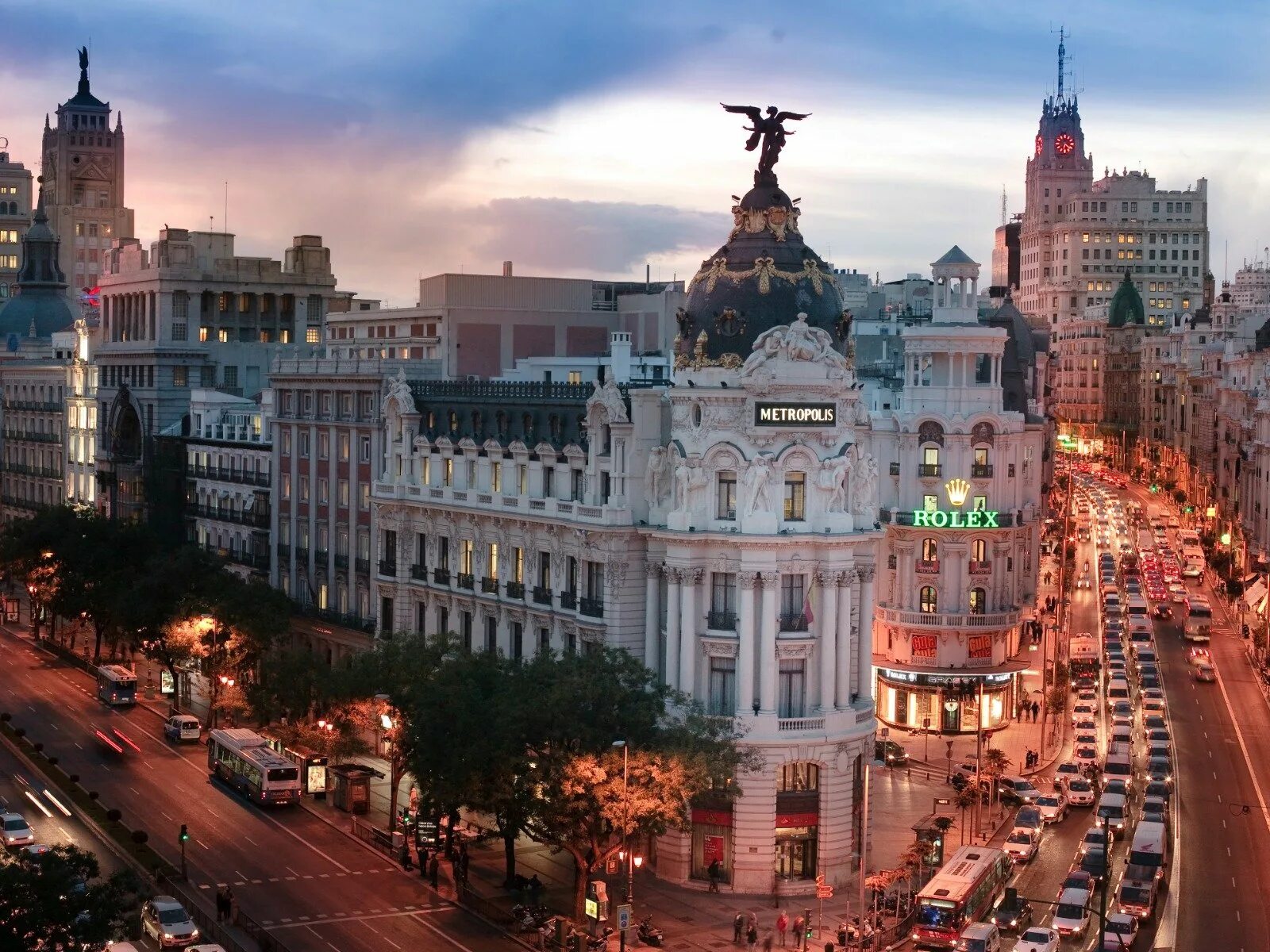 Города испании для жизни. Столица Испании Мадрид или Барселона. Европа Испания Мадрид. Гран ВИА Испания. Королевство Испания Мадрид.