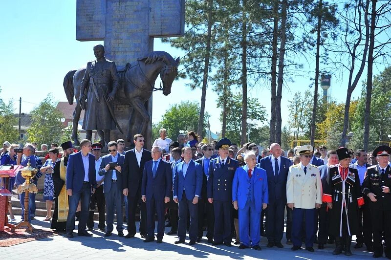Погода краснодарский край станица бриньковская. Станица бриньковская краснодарский край. памятник казакам станицы бриньковской. памятник казакам в бриньковской. казачья станица бриньковская.