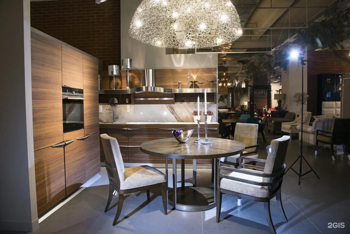 Мебельный шоурум. Aster avenue кухня. Парк авеню челябинск. Парк авеню мебельный салон москва. Авеню мебель.