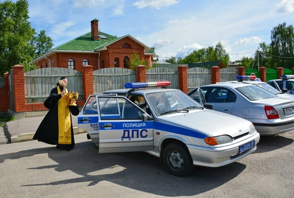 Машины в воскресенске. Авито машины нижегородская область. Чашки машины ваз 2114. Авито машины нижегородская область. Иж 2717 синий.