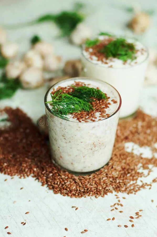 Кефир с льном можно на ночь. Кефир с льном можно на ночь. Кефир с льняным семенем. Кефир с семенами льна. Семена льна с кефиром.