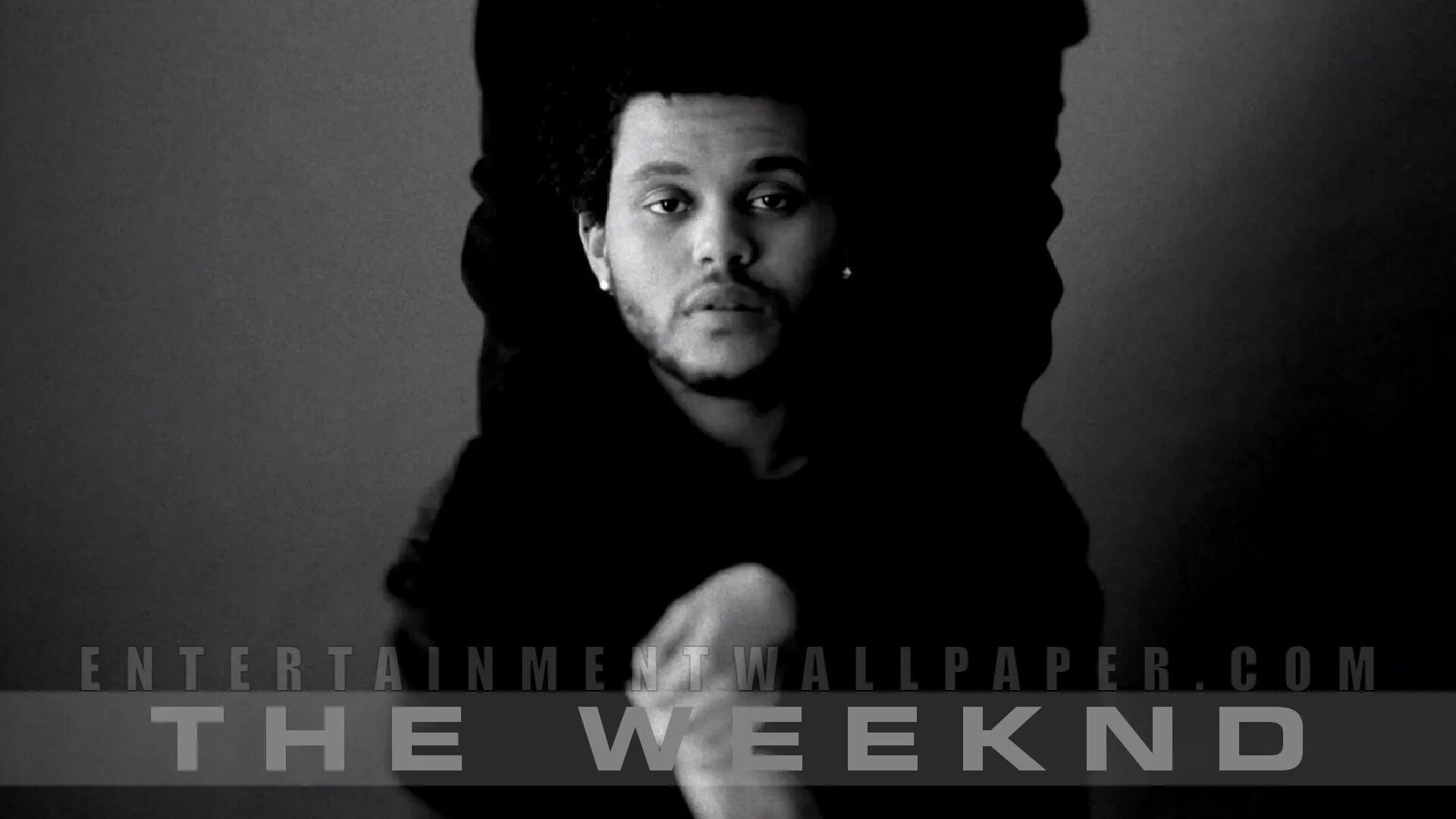 Weeknd name. The weeknd wallpaper. the weeknd на рабочий стол. певец де викенд. the weeknd в плаще.