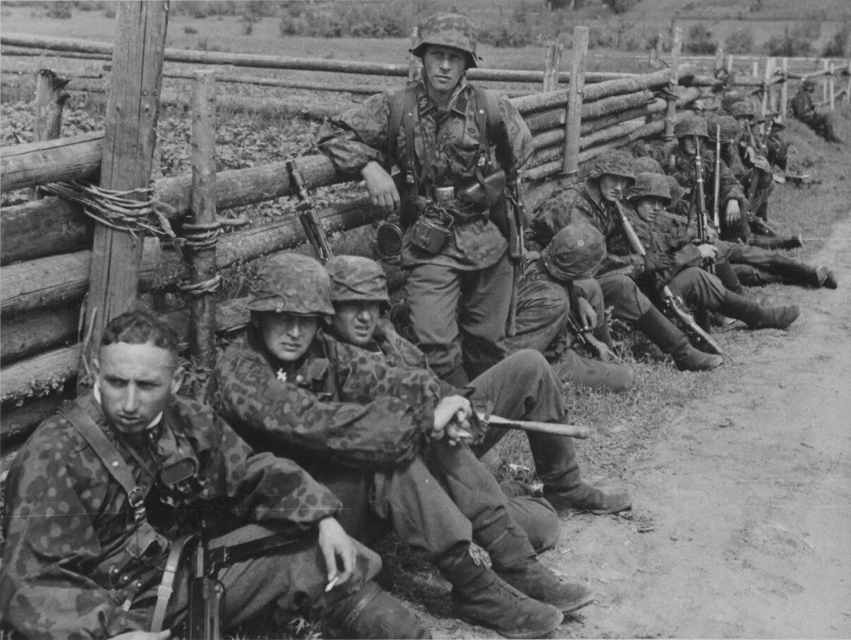 Сс восток. Солдаты Ваффен СС на Восточном фронте. Ваффен СС 1941. Солдаты Waffen SS.