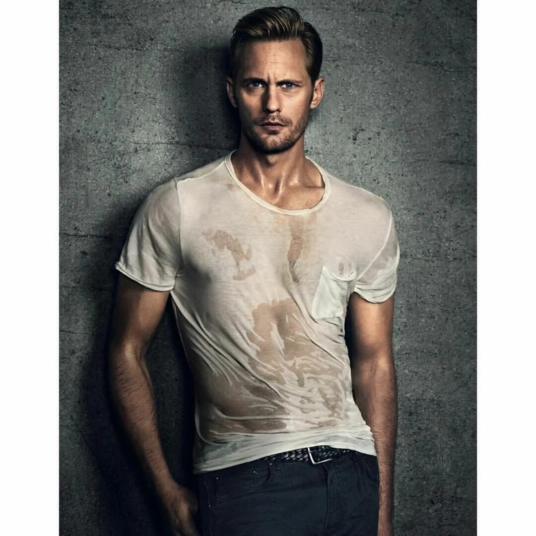 Пол александер фото. Alexander Skarsgard Photoshoot Magazine Suit.